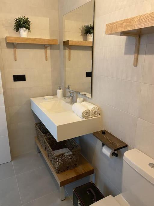 Precioso Apartamento Con Terraza Y Piscina En Portonovo-Sanxenxo Exterior photo